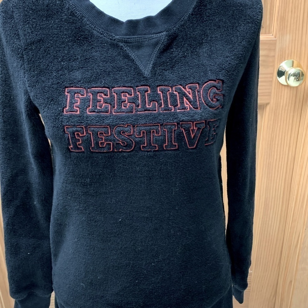 Wondershop fuzzy velour holiday sweater sweatshirt 💯 poly small black w/red